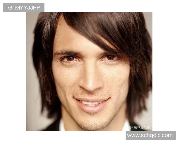 足球明星在漳州的女友身份揭秘引发热议，背后故事令人关注